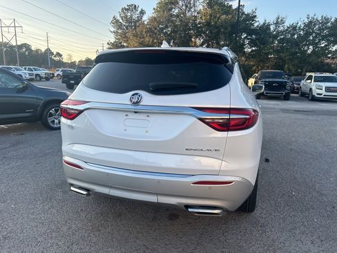 Used 2019 Buick Enclave Essence image 6
