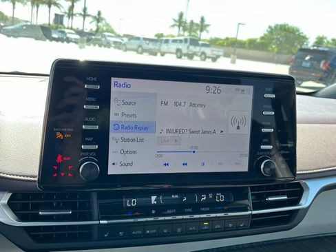 Used 2024 Toyota Sienna Platinum image 26