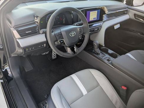 Used 2026 Toyota Camry SE w/ Convenience Package FWD image 3