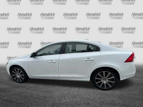 Used 2018 Volvo S60 T5 Inscription image 10