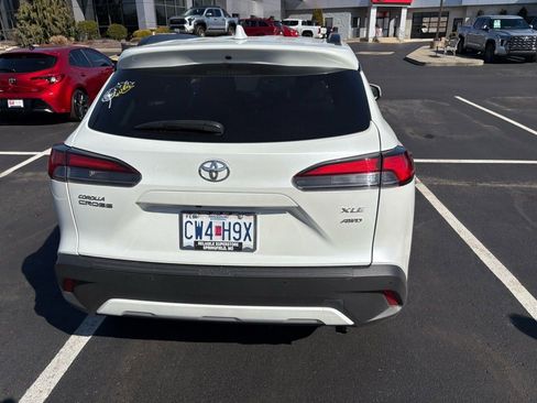 Used 2023 Toyota Corolla Cross XLE w/ Convenience Package image 6