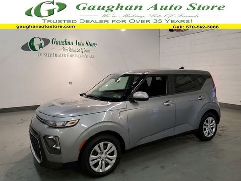 Used 2022 Kia Soul LX image 1