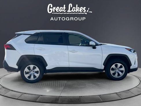 Used 2022 Toyota RAV4 LE FWD image 6