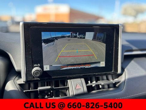 Used 2025 Toyota RAV4 XLE image 17