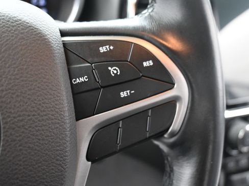 Used 2019 Jeep Grand Cherokee Limited AWD/4WD image 22