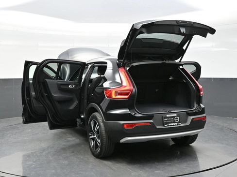 Used 2025 Volvo XC40 B5 Core AWD/4WD image 43