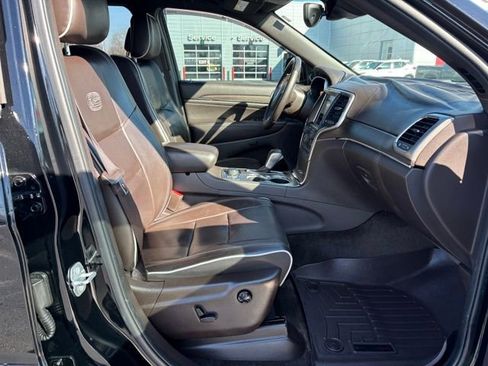 Used 2018 Jeep Grand Cherokee Overland image 18