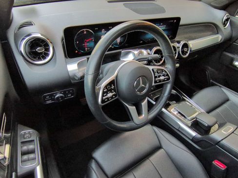 Used 2020 Mercedes-Benz GLB 250 4MATIC image 10