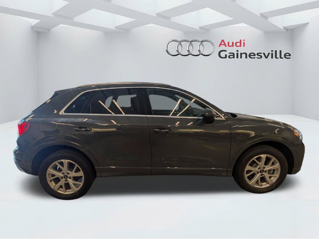 Used 2023 Audi Q3 2.0T Premium w/ Convenience Package AWD/4WD image 2