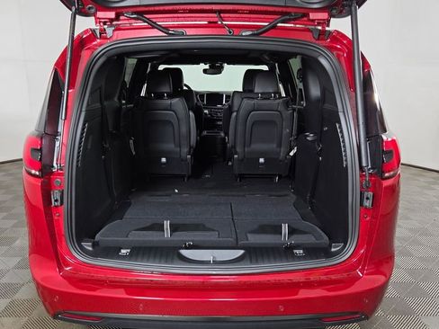 New 2026 Chrysler Pacifica Select image 10