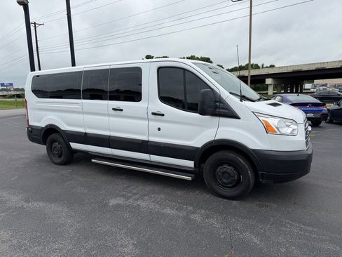 Used 2019 Ford Transit 350 XLT RWD image 2