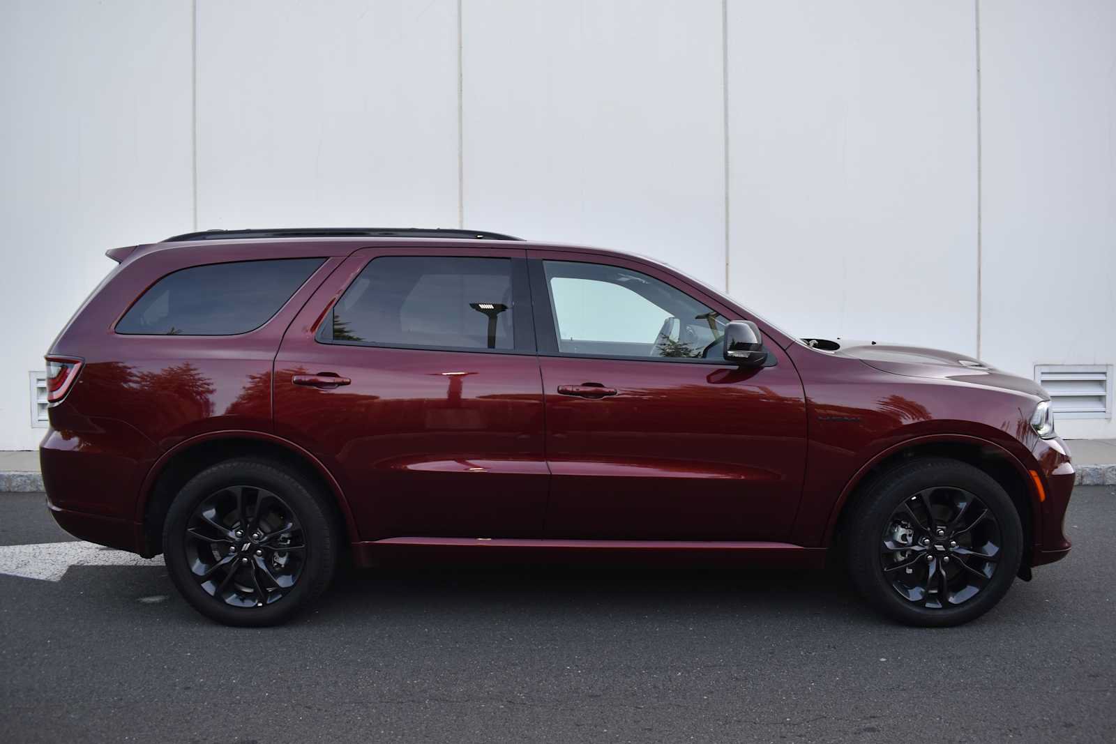 Used 2025 Dodge Durango R/T w/ Blacktop Package AWD/4WD image 4