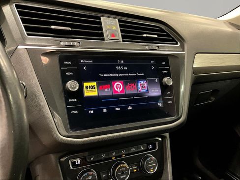 Used 2018 Volkswagen Tiguan SE AWD/4WD image 14