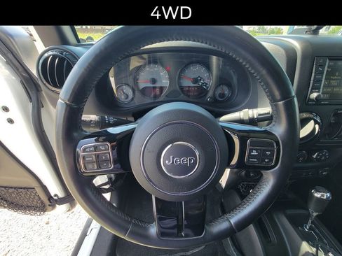 Used 2017 Jeep Wrangler Unlimited Sahara AWD/4WD image 19