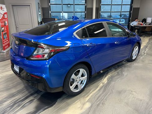 Used 2017 Chevrolet Volt LT w/ Comfort Package FWD image 28