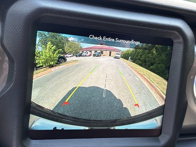 Used 2022 Jeep Wrangler Unlimited Sahara w/ Cold Weather Group AWD/4WD image 34