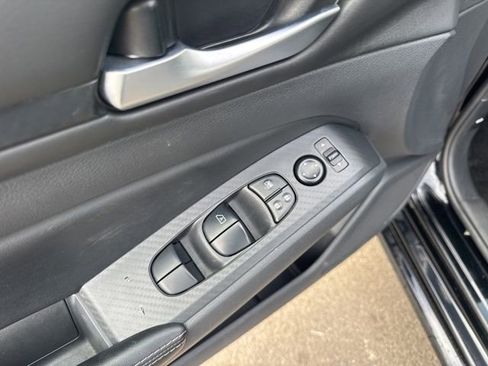 Used 2024 Nissan Altima 2.5 SV w/ SV Premium Package image 8