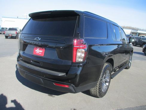 Used 2023 Chevrolet Suburban Z71 w/ Luxury Package image 5