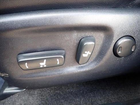 Used 2013 Toyota RAV4 Limited FWD image 13
