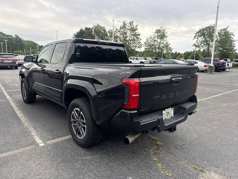 Used 2025 Toyota Tacoma TRD Sport AWD/4WD image 7