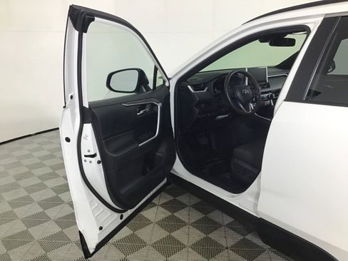 Used 2023 Toyota RAV4 SE w/ Weather & Moonroof Package image 10