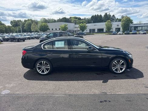 Used 2018 BMW 330i xDrive Sedan w/ Premium Package AWD/4WD image 6
