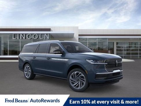 New 2026 Lincoln Navigator L Reserve AWD/4WD image 7