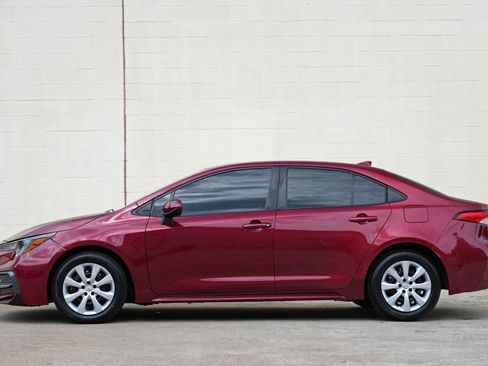 Used 2022 Toyota Corolla LE FWD image 8
