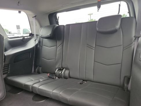 Used 2015 Cadillac Escalade Luxury AWD/4WD image 37
