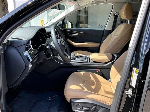 Certified 2025 Audi Q7 2.0T Premium w/ Convenience Plus Package image 21