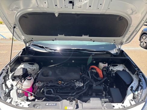 Used 2025 Toyota RAV4 LE AWD/4WD image 31
