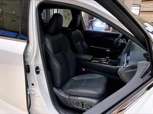 Used 2025 Lexus RX 350 FWD w/ Accessory Package image 8
