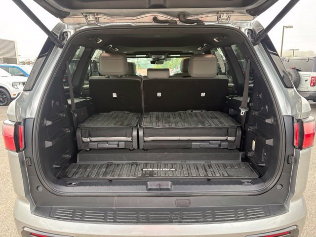 Used 2025 Toyota Sequoia Limited w/ Tow Technology Package AWD/4WD image 37