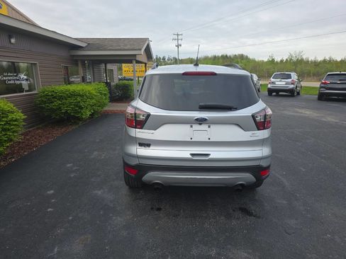 Used 2017 Ford Escape SE w/ Equipment Group 201A FWD image 7