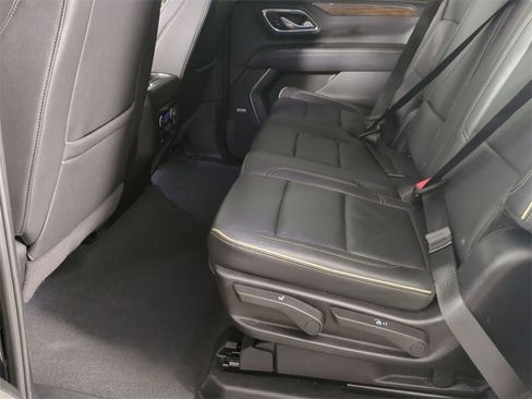 Certified 2024 Chevrolet Suburban Premier image 25