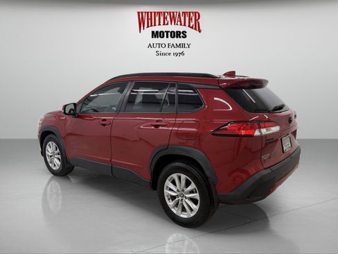 Used 2022 Toyota Corolla Cross LE w/ Moonroof Package FWD image 2