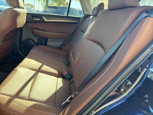 Used 2018 Subaru Outback 3.6R Touring image 7