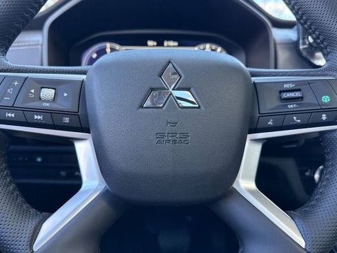 New 2025 Mitsubishi Outlander SE AWD/4WD image 24