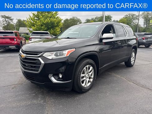 Used 2018 Chevrolet Traverse LT FWD image 2