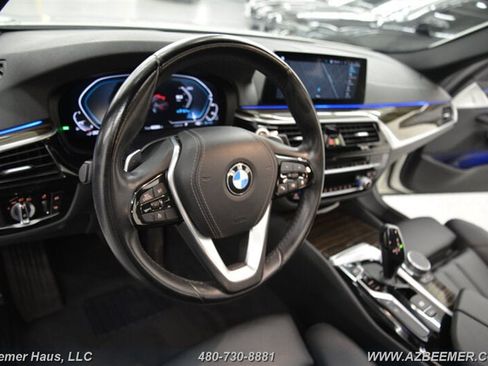 Used 2020 BMW 530e image 27