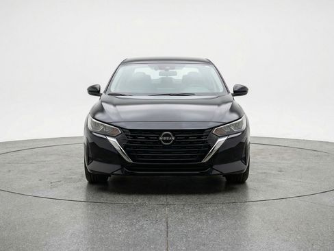 Used 2025 Nissan Sentra SV image 2