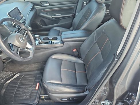 Used 2019 Nissan Altima 2.5 SR w/ SR Premium Package AWD/4WD image 12