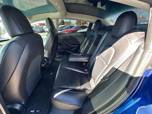 Used 2018 Tesla Model 3 Mid Range image 17