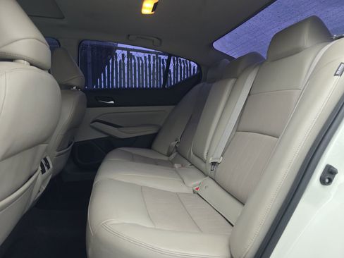 Used 2021 Nissan Altima 2.5 Platinum image 12