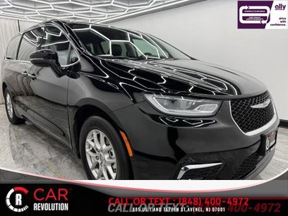 Used 2024 Chrysler Pacifica Touring-L