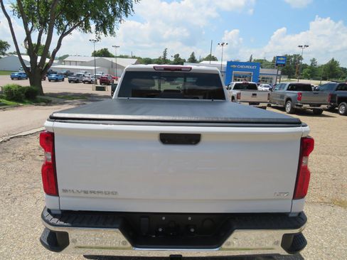 Used 2024 Chevrolet Silverado 2500 LTZ w/ LTZ Plus Package AWD/4WD image 12