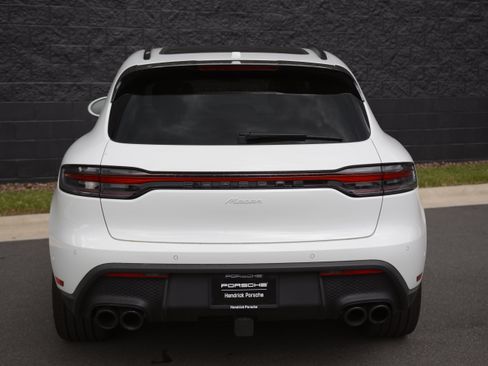 Certified 2026 Porsche Macan AWD/4WD image 6