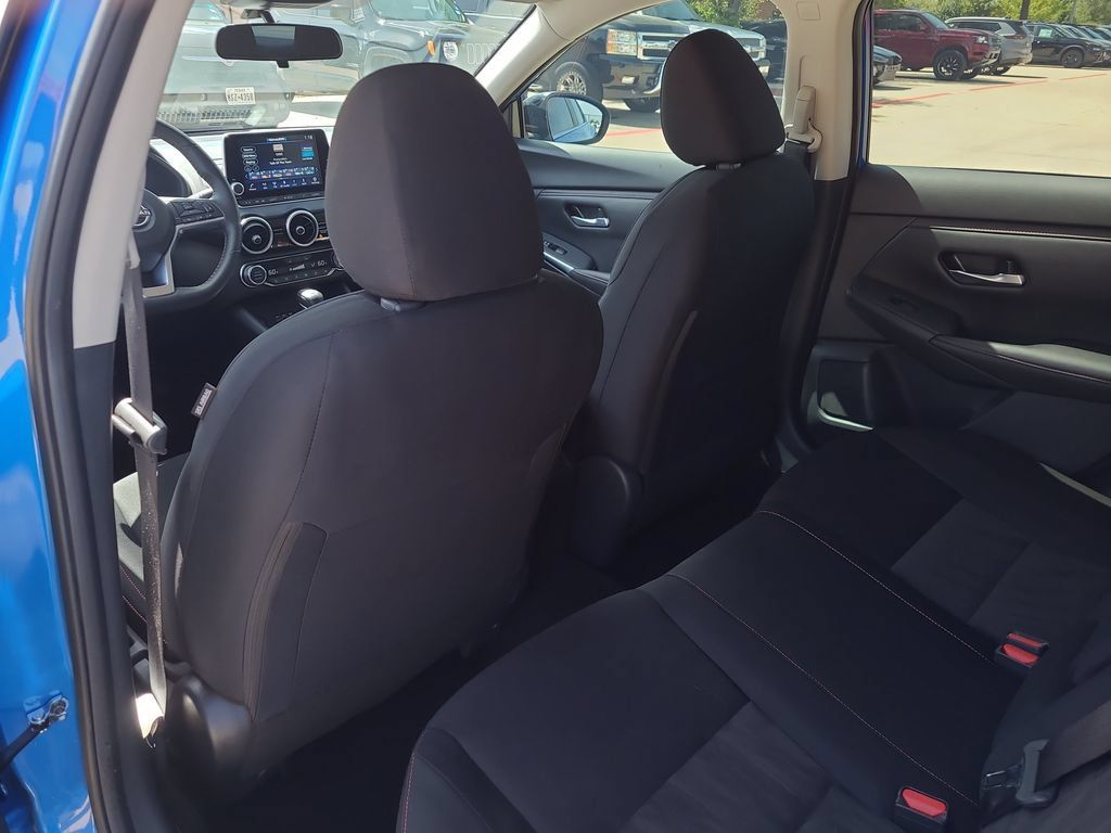 Certified 2025 Nissan Sentra SR FWD image 9