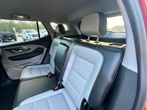 New 2024 GMC Terrain SLT w/ Tech Package FWD image 4