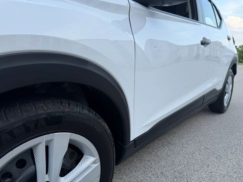 Used 2023 Nissan Kicks S FWD image 5